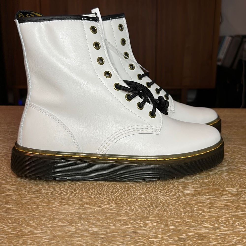 Dr. Martens‎ Zavala Combat Boot